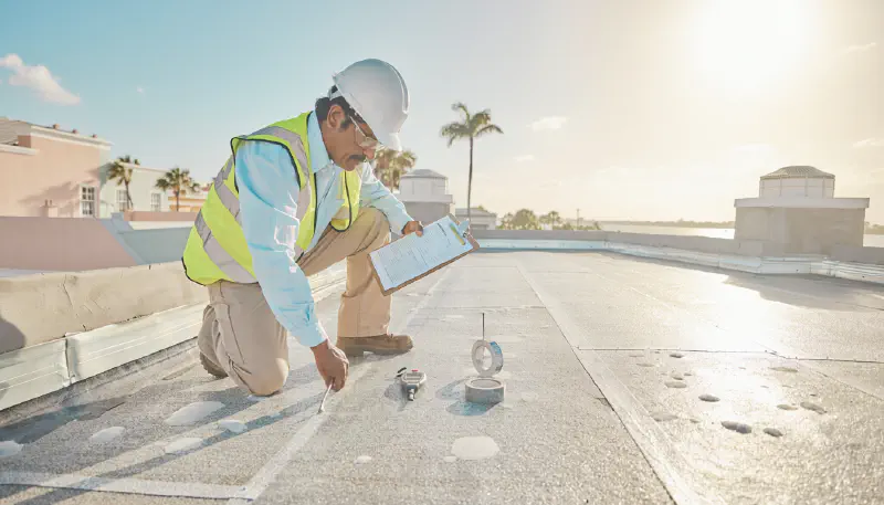 Commercial flat roof building in Sarasota, FL
